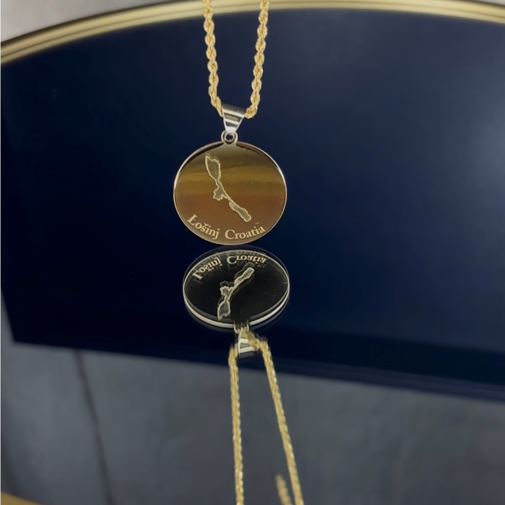 18K Gold Lošinj Round Pendant & Necklace Set | Bellamare Jewelry